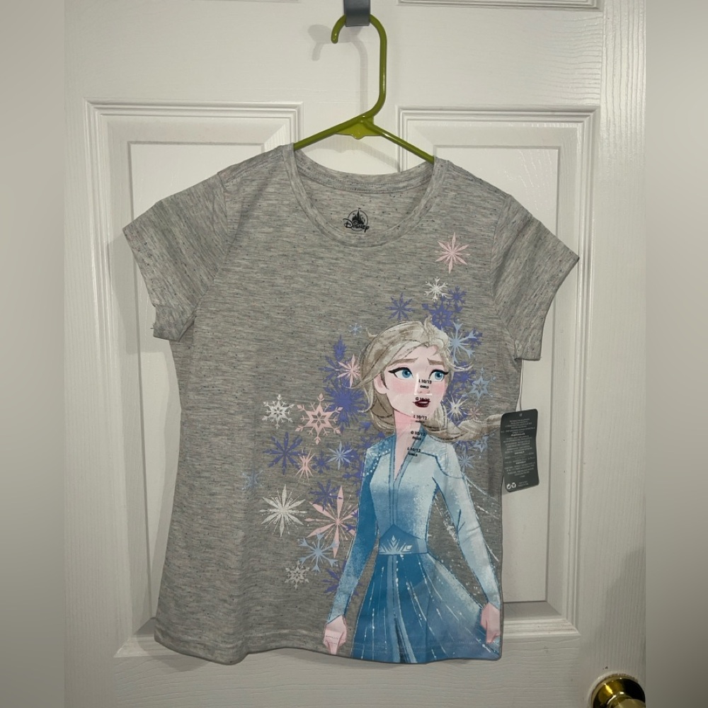 NWT Disney Frozen Elsa Gray Kids T-Shirt
Girls size Large 10/12